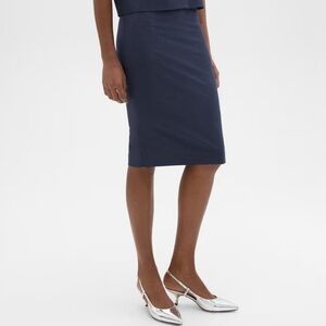 Slim Pencil Skirt in Good Wool in Nocturne Navy